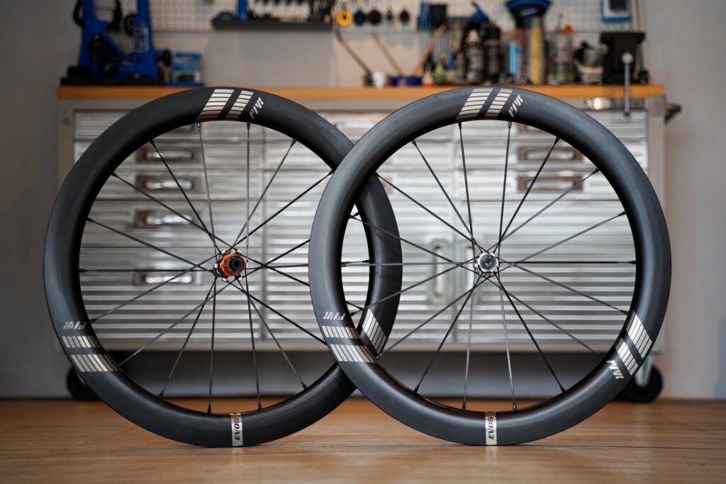 Farsports EVO S5 avis : EVO S, S Series ou C Series, laquelle choisir ? Roues carbone Farsports Evo S5 2026 tubeless disc — vue de face
