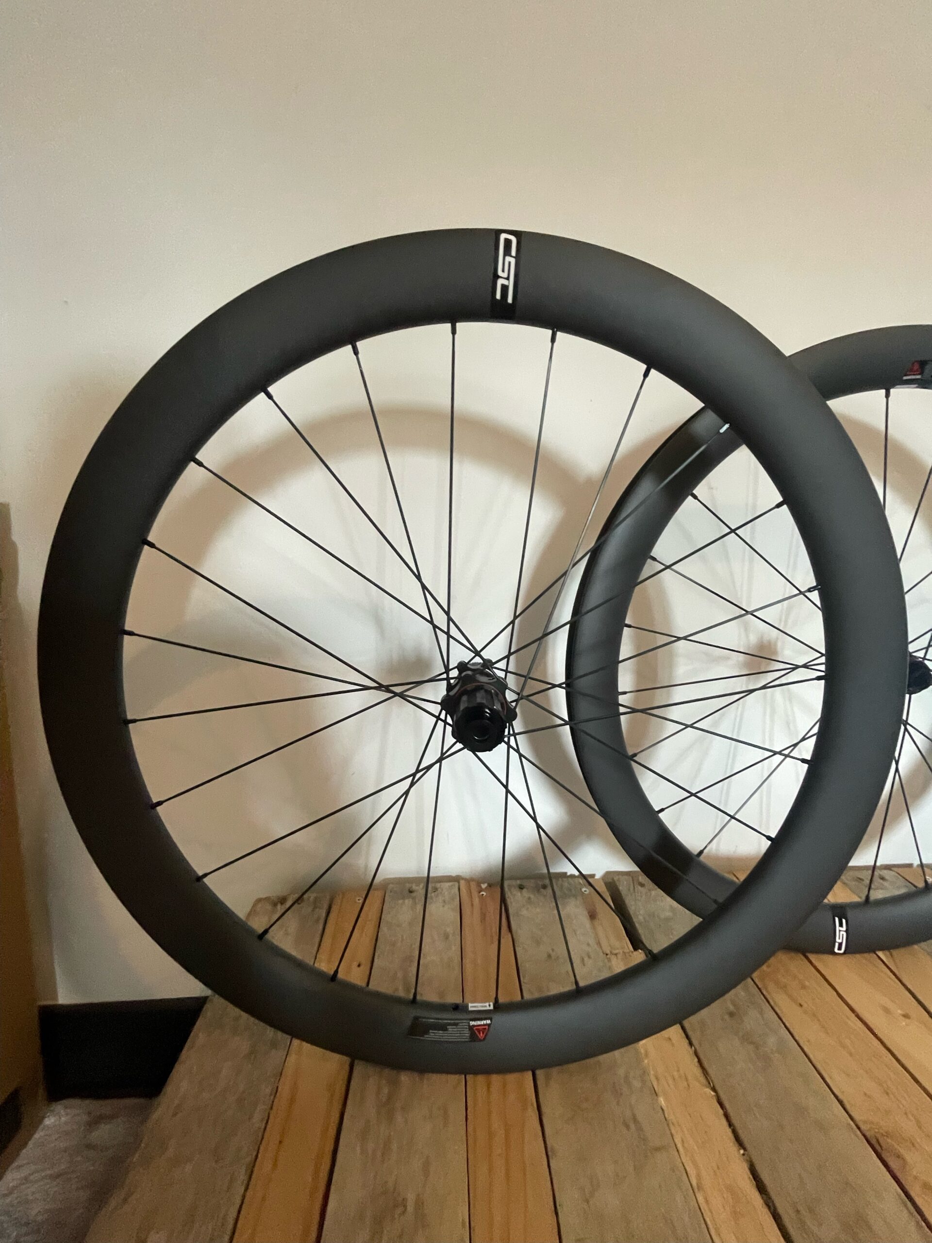 paire roues carbone 50mm csc neuves moyeux ct31 corps shimano + sram 1550g paire roues carbone 50mm csc neuves moyeux ct31 corps shimano + sram 1550g