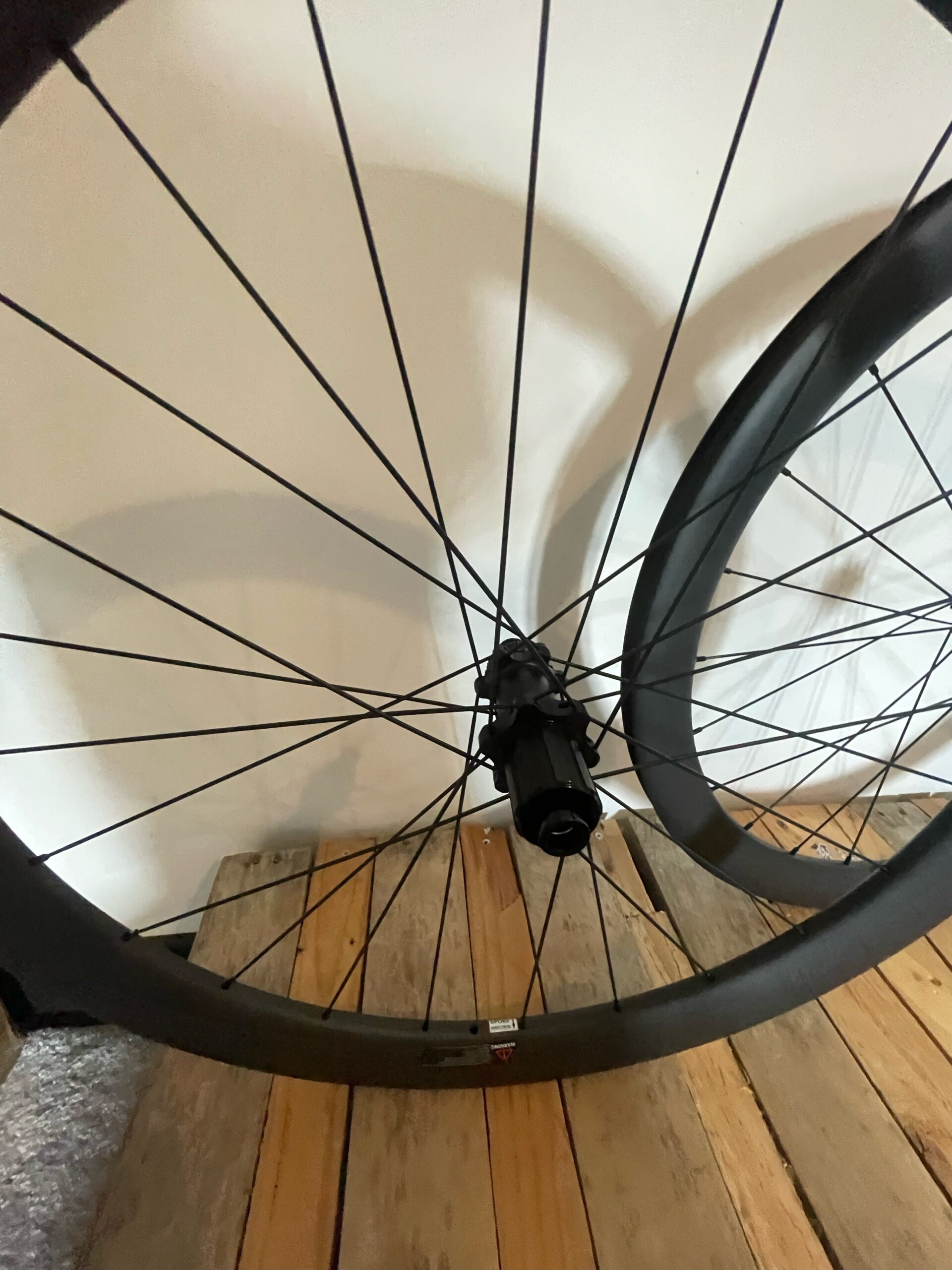 paire roues carbone 50mm csc neuves moyeux ct31 corps shimano + sram 1550g paire roues carbone 50mm csc neuves moyeux ct31 corps shimano + sram 1550g