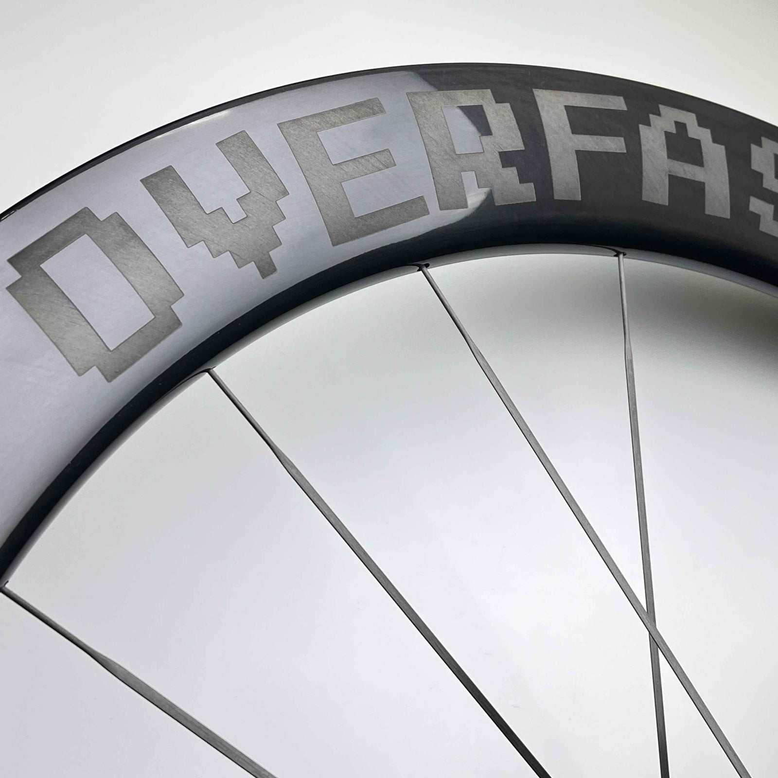 overfast aerion evo 60mm rim weight.jpg Roues carbone OVERFAST Aerion EVO 60 mm 1045 g
